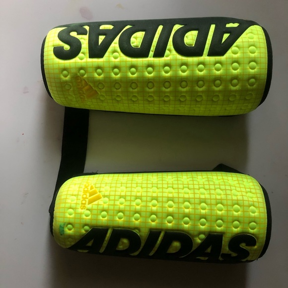ADIDAS tibia protection (soccer) - Picture 2 of 4